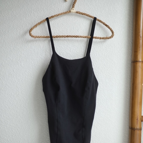 Beyond Yoga's Side Panel Black Workout Cami XS - Picture 4 of 6